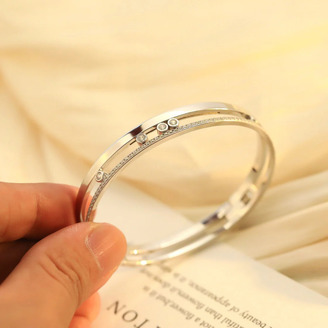 [ELAN LUXE]Move Romane Diamond Bangle Bracelet