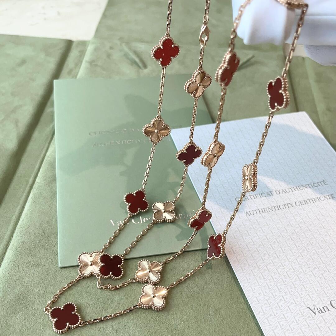 [ELAN LUXE]CLOVER 20 MOTIFS LASER CARNELIAN NECKLACE