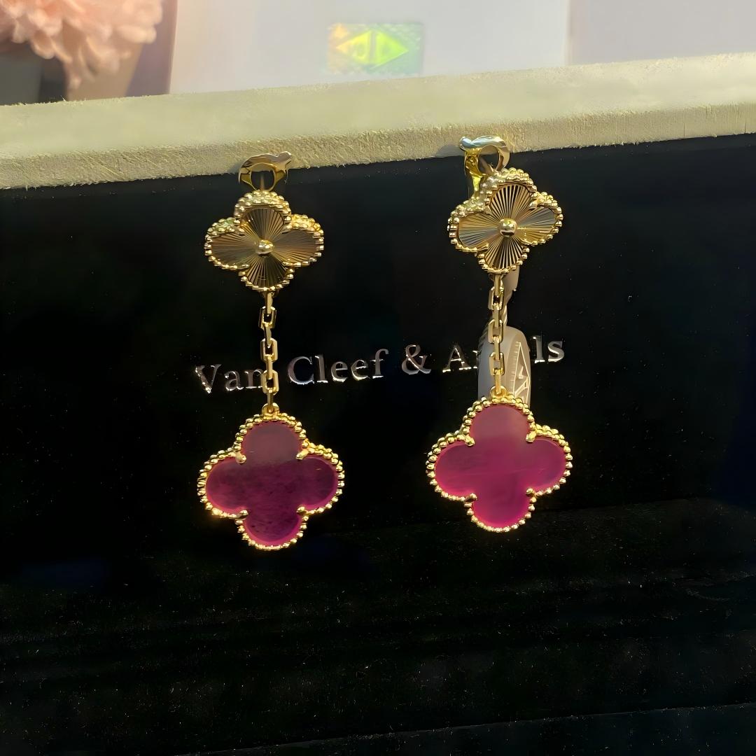 [ELAN LUXE]NEW CLOVER 2 MOTIF PINK ENAMEL EARRINGS