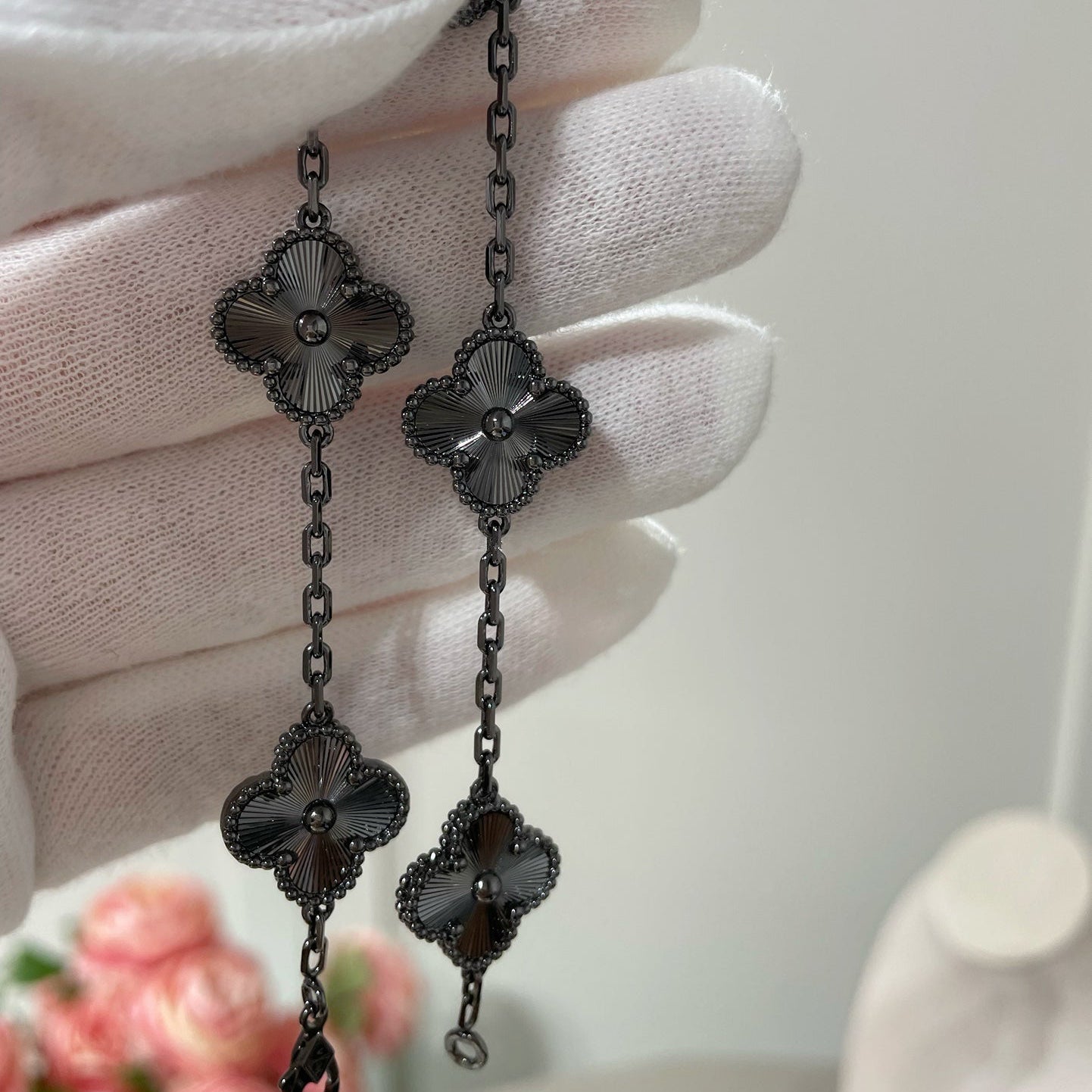 [ELAN LUXE]CLOVER 5 MOTIF BLACK BRACELET