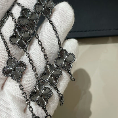 [ELAN LUXE]CLOVER 5 MOTIF BLACK BRACELET