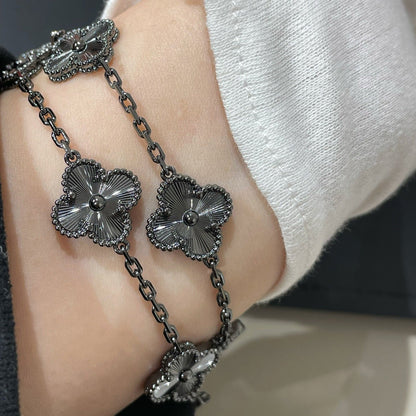 [ELAN LUXE]CLOVER 5 MOTIF BLACK BRACELET