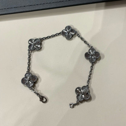 [ELAN LUXE]CLOVER 5 MOTIF BLACK BRACELET