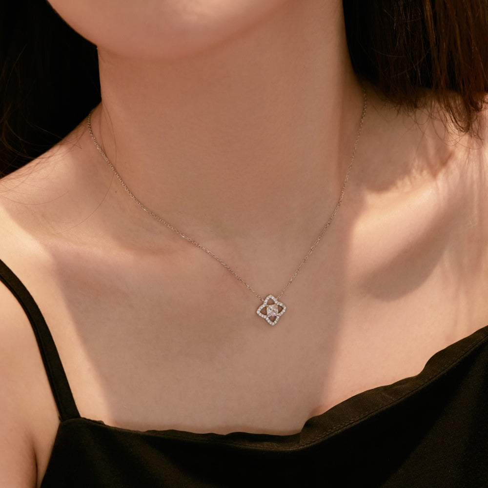 [ELAN LUXE]Exquisite Flower Shape Princess Cut Necklace