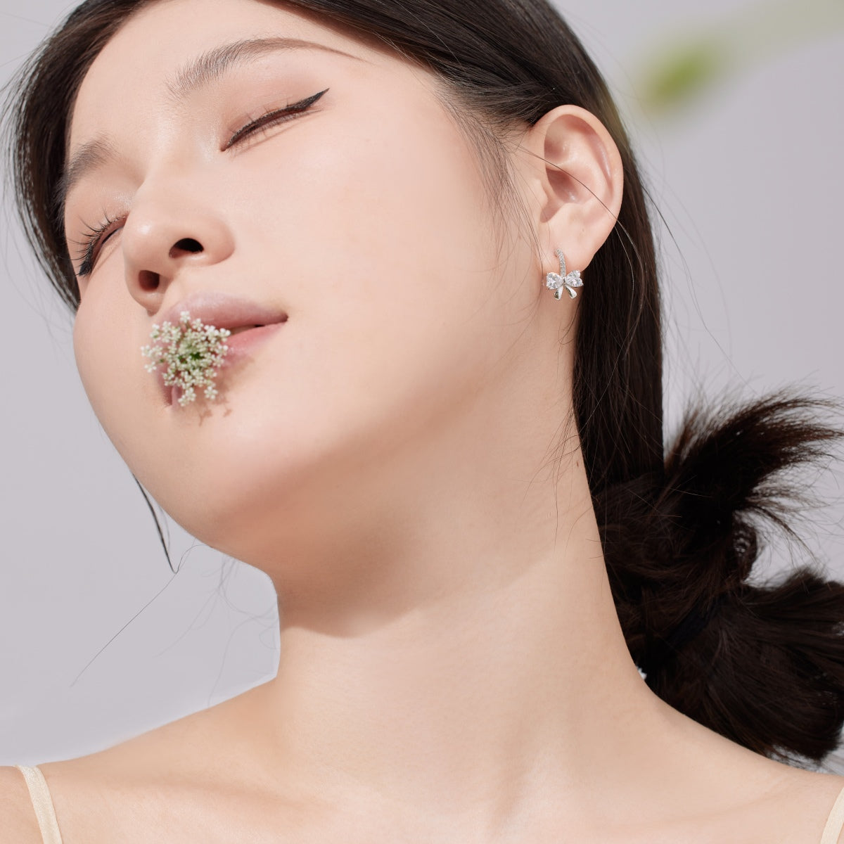 [ELAN LUXE]Exquisite Earrings With Heart-Shaped Bow Design