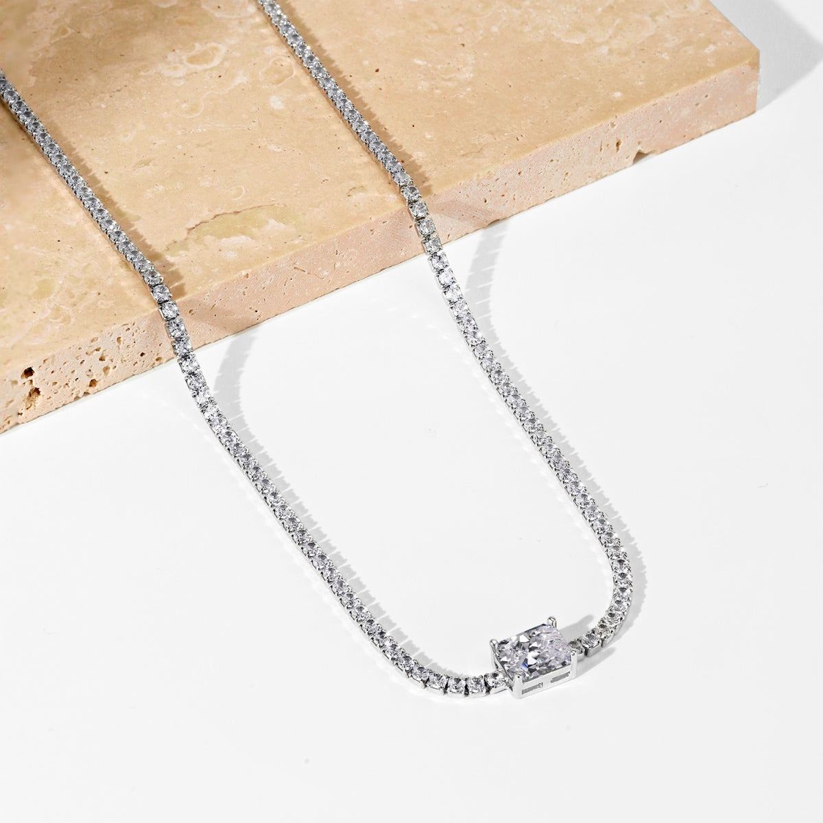 [ELAN LUXE]2.0 carat Ornate Emerald Cut Necklace