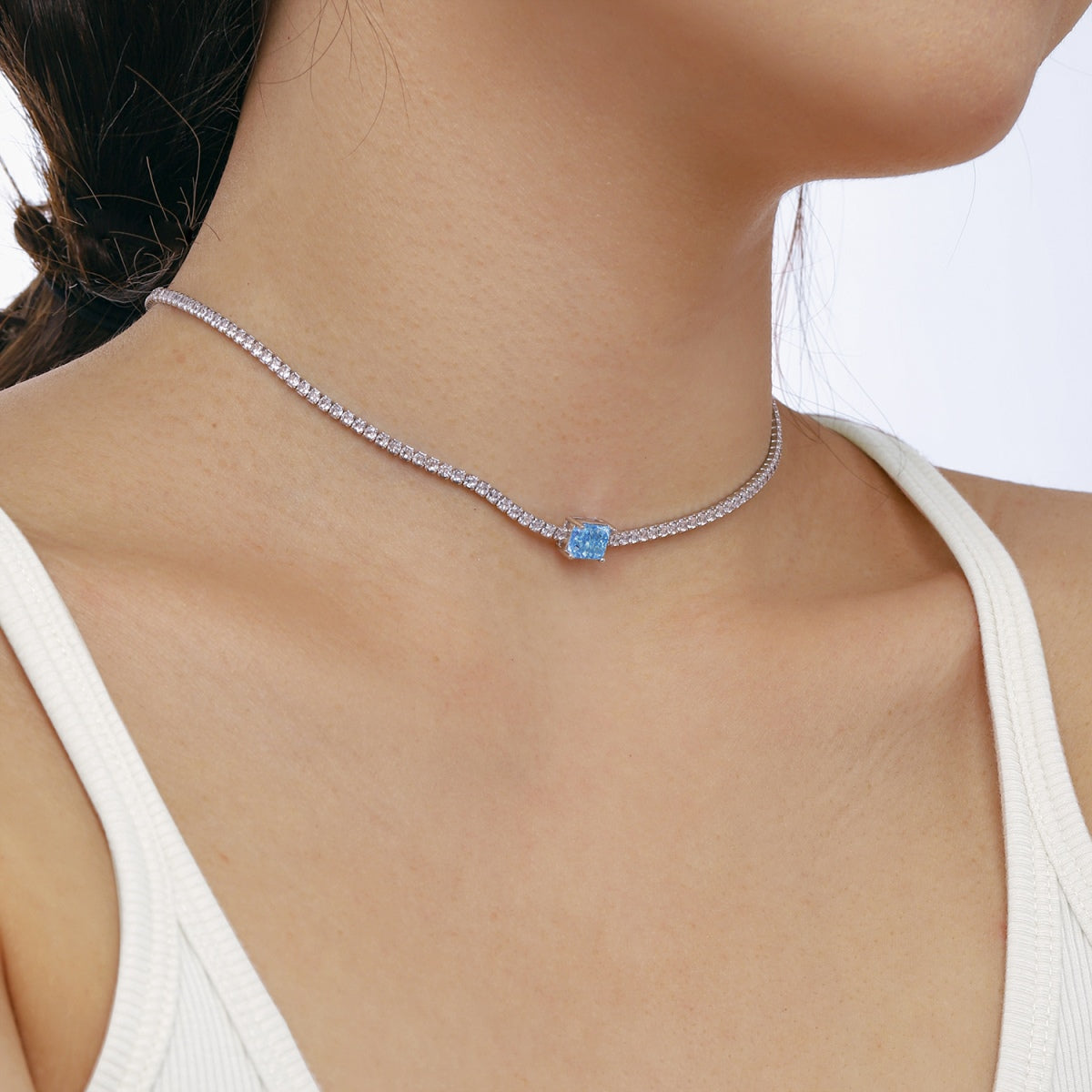 [ELAN LUXE]2.0 carat Ornate Emerald Cut Necklace