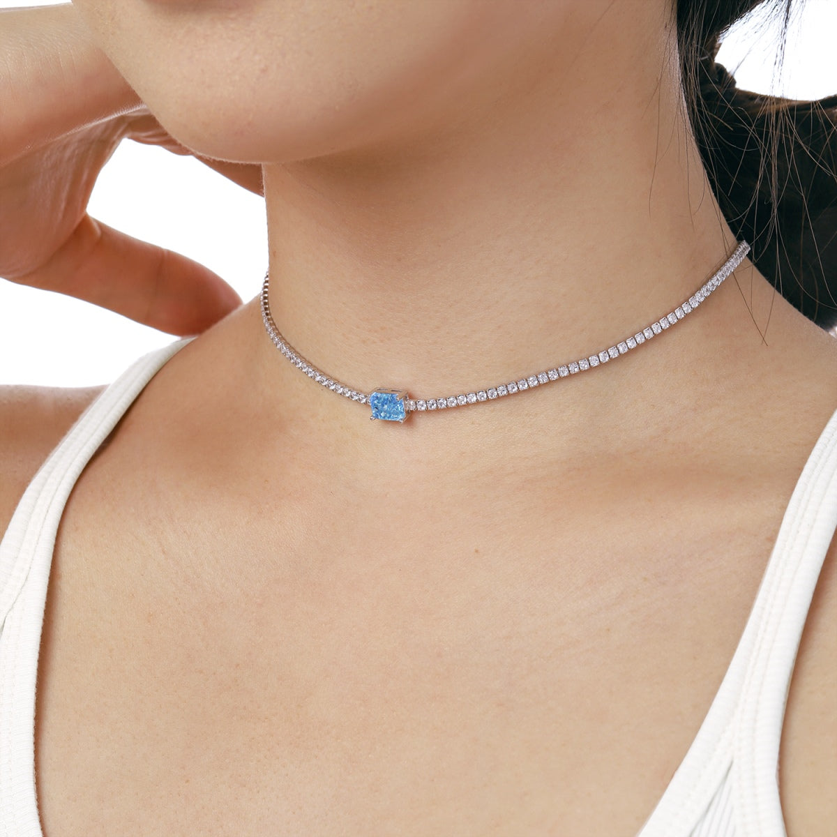 [ELAN LUXE]2.0 carat Ornate Emerald Cut Necklace