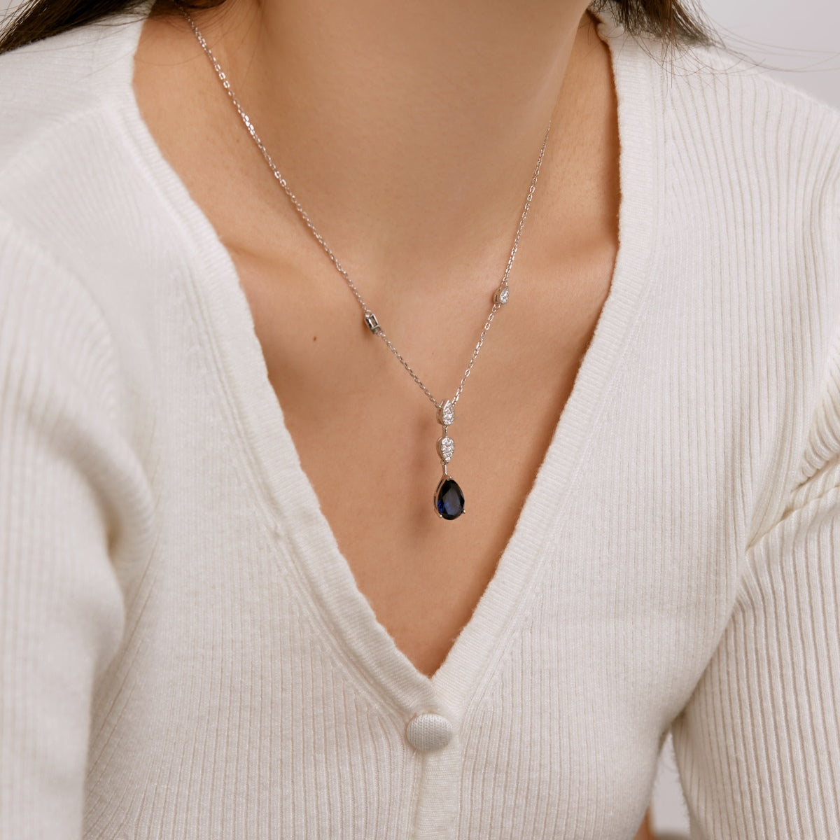 [ELAN LUXE]Dazzling Pear Cut Necklace