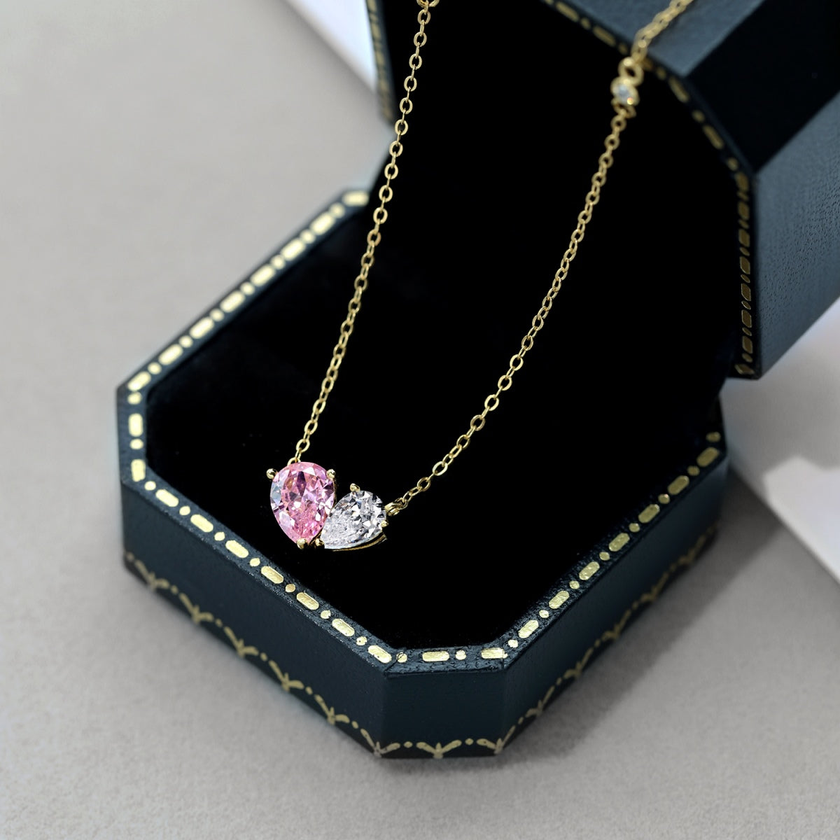 [ELAN LUXE]Unique Heart Shape Necklace