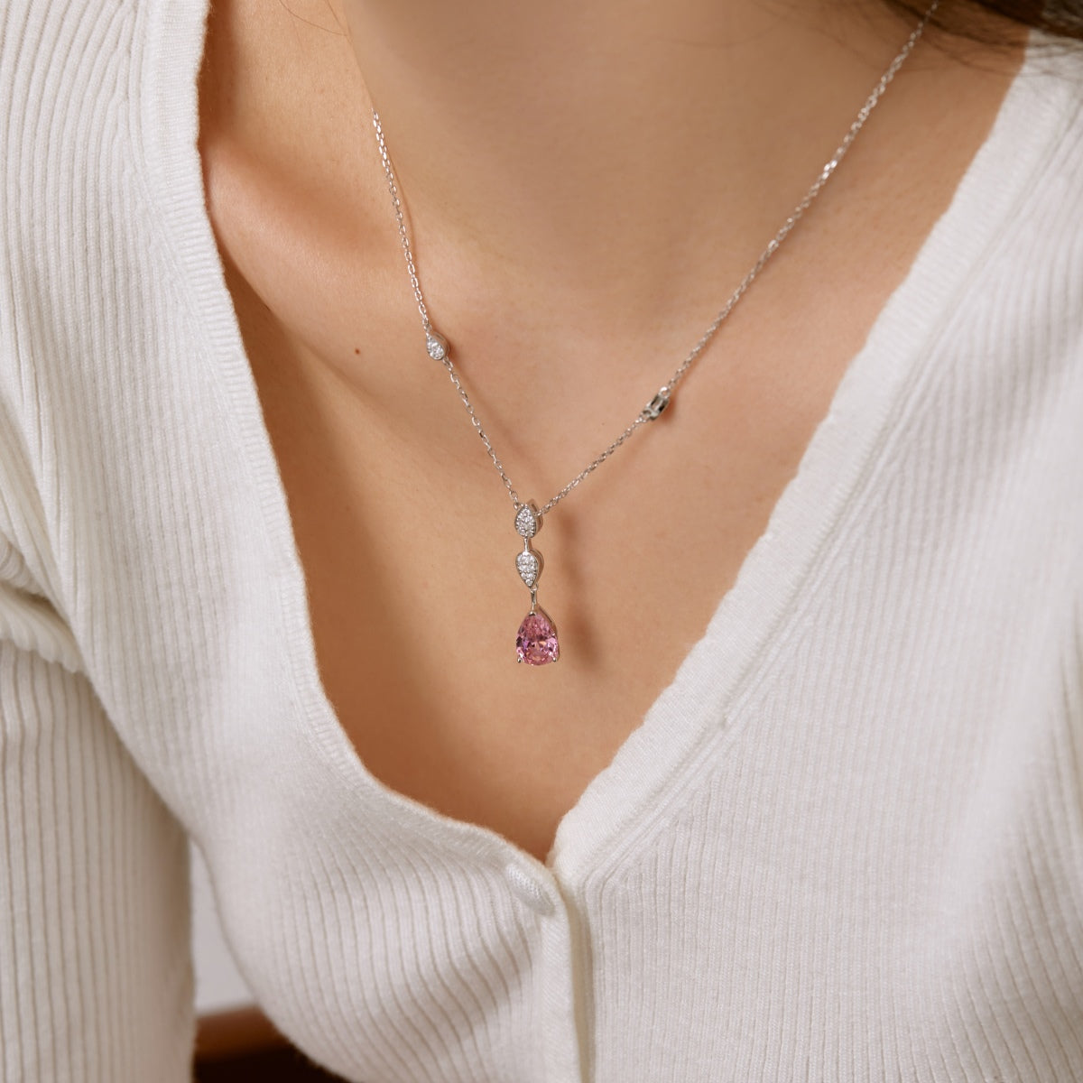 [ELAN LUXE]Dazzling Pear Cut Necklace
