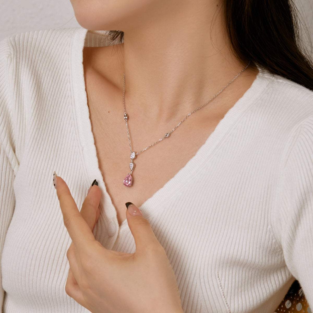 [ELAN LUXE]Dazzling Pear Cut Necklace