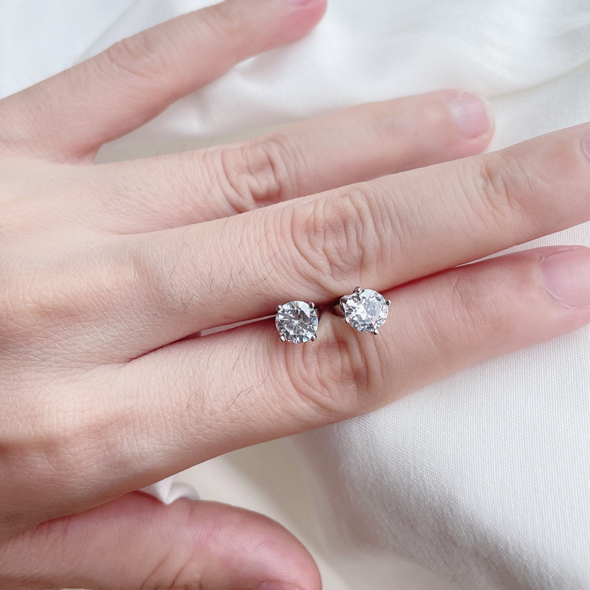 [ELAN LUXE]Unique Round Shape Earrings
