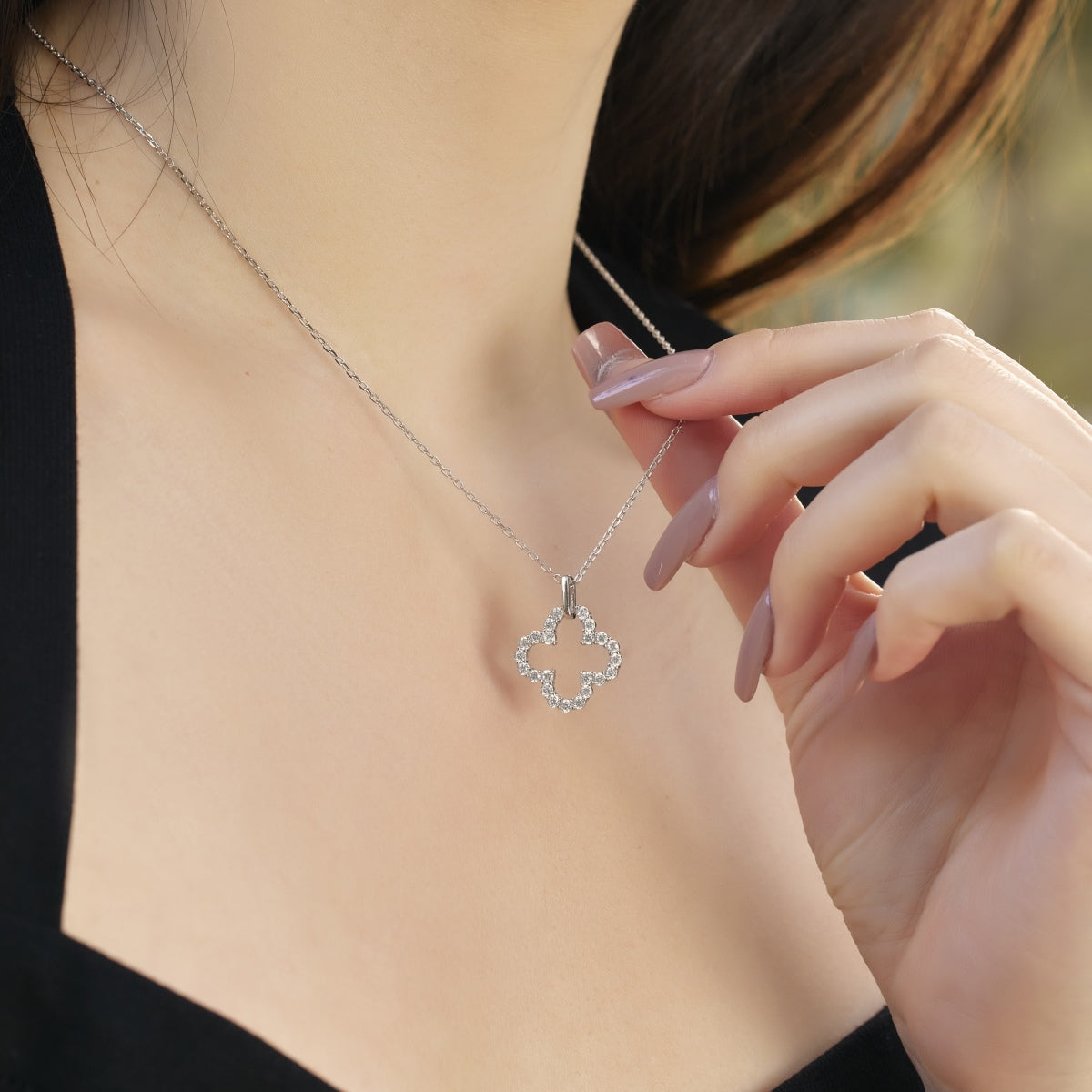 [ELAN LUXE]Four-Leaf Clover Hollow Design Exquisite Necklace
