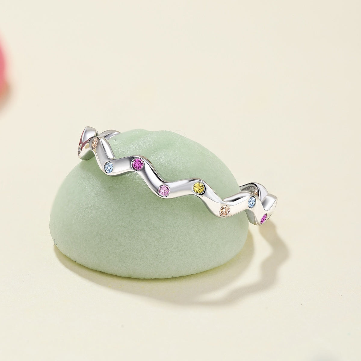 [ELAN LUXE]Ornate Vibrant Round Cut Daily Ring