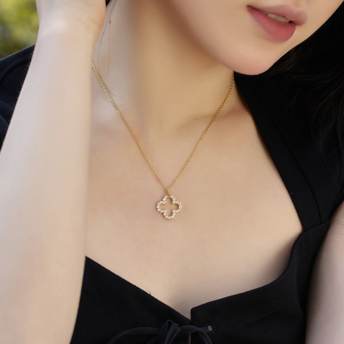 [ELAN LUXE]Four-Leaf Clover Hollow Design Exquisite Necklace