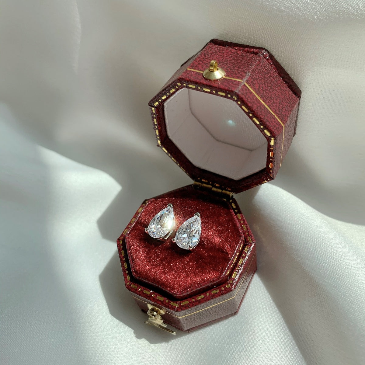 [ELAN LUXE]Ornate Water Drop Shape Earrings