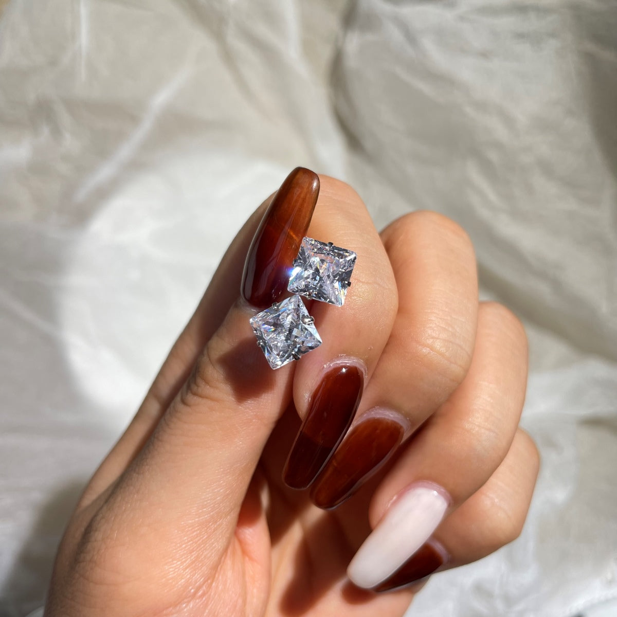 [ELAN LUXE]Stylish Shiny Square Center Stone Stud Earrings