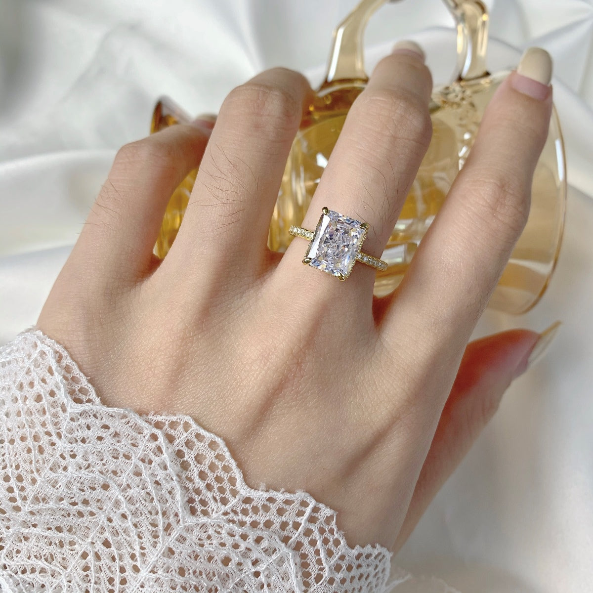 [ELAN LUXE]4.0 Carat Luxurious Engagement Ring