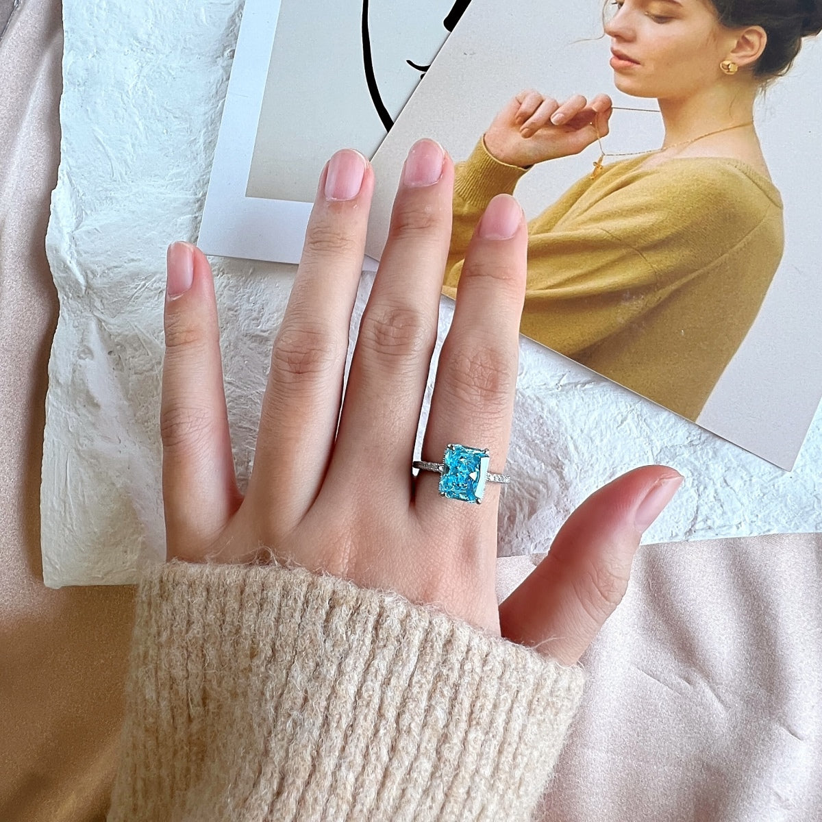 [ELAN LUXE]4.0 Carat Luxurious Engagement Ring