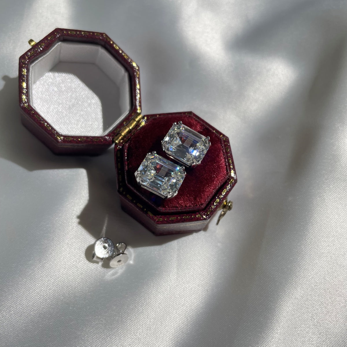 [ELAN LUXE]Dazzling Square Shape Earrings