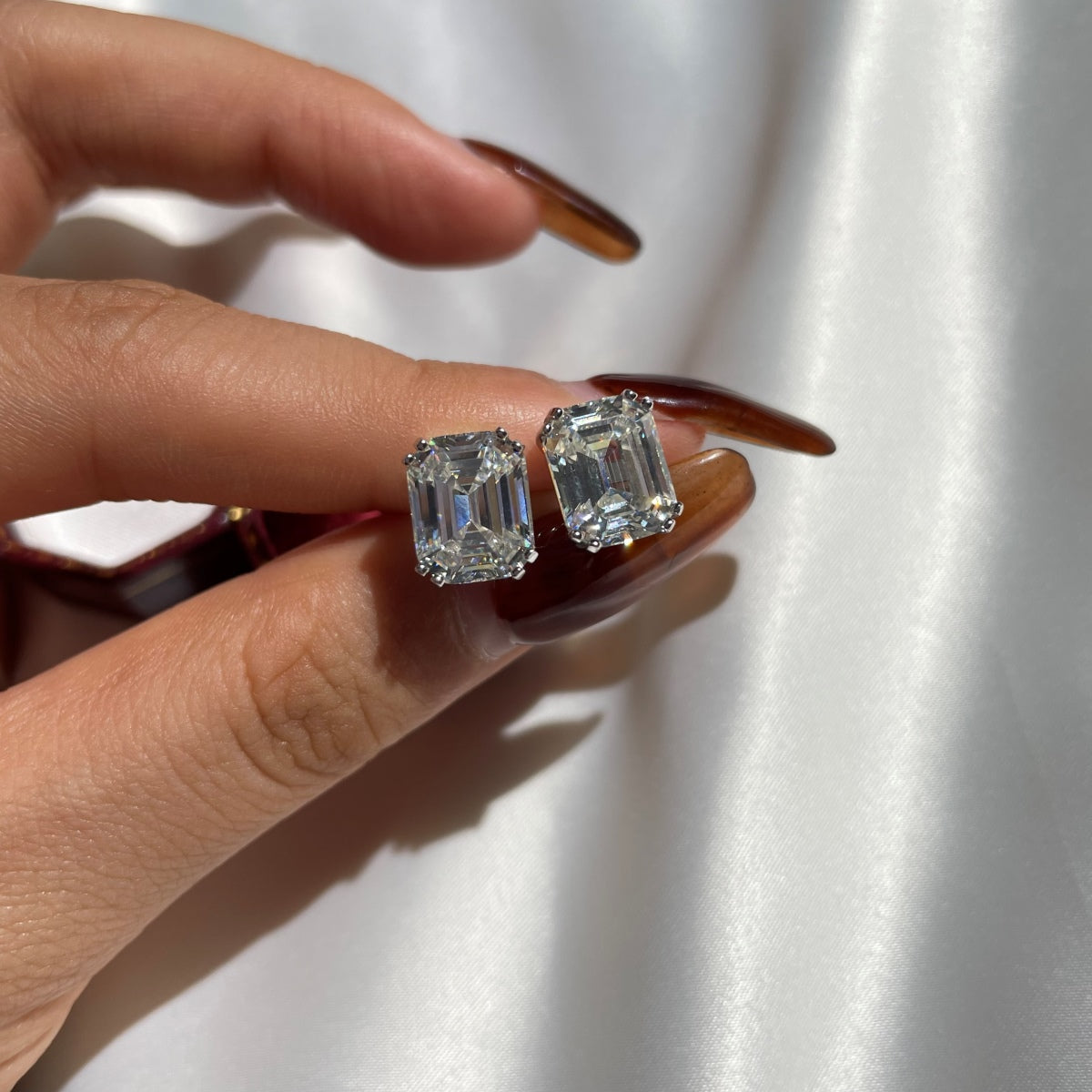 [ELAN LUXE]Dazzling Square Shape Earrings