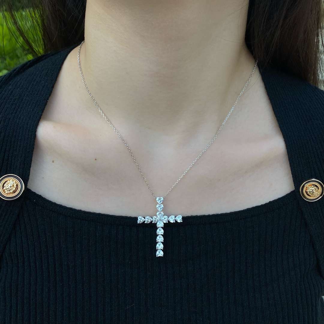 [ELAN LUXE]Radiant Cross Shape Necklace