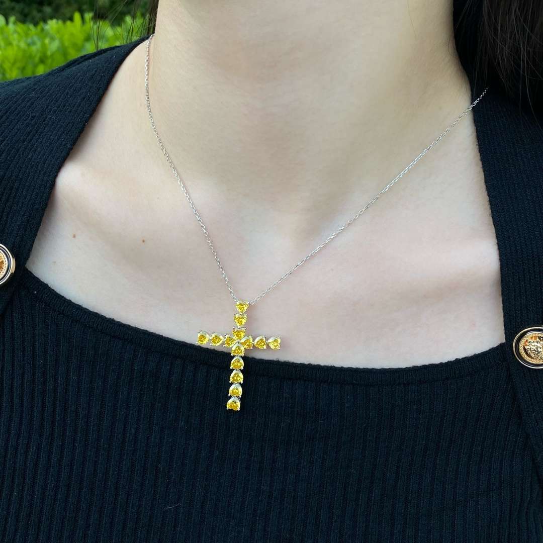 [ELAN LUXE]Radiant Cross Shape Necklace