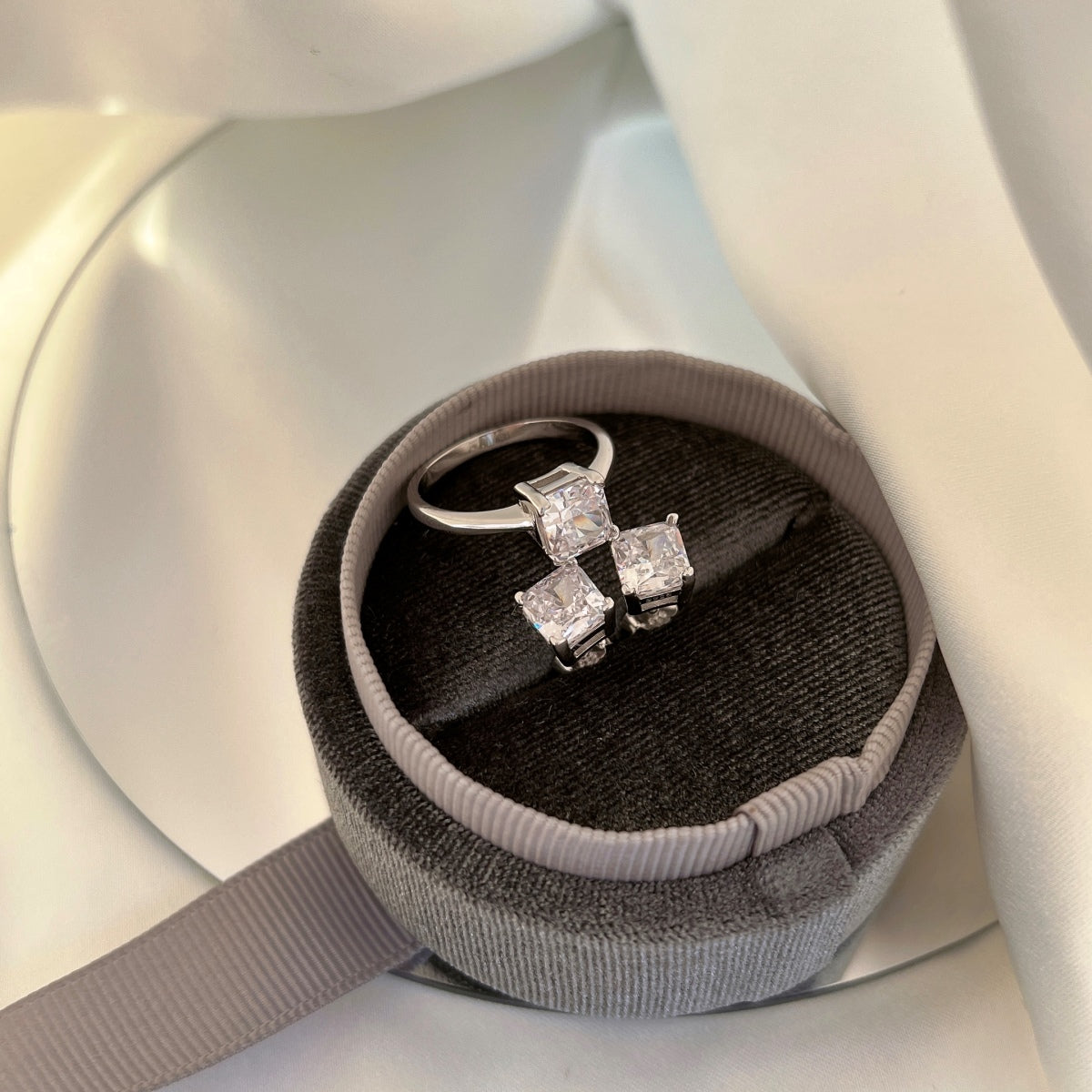 [ELAN LUXE]1.0 Carat Radiant Princess Cut Wedding Earrings