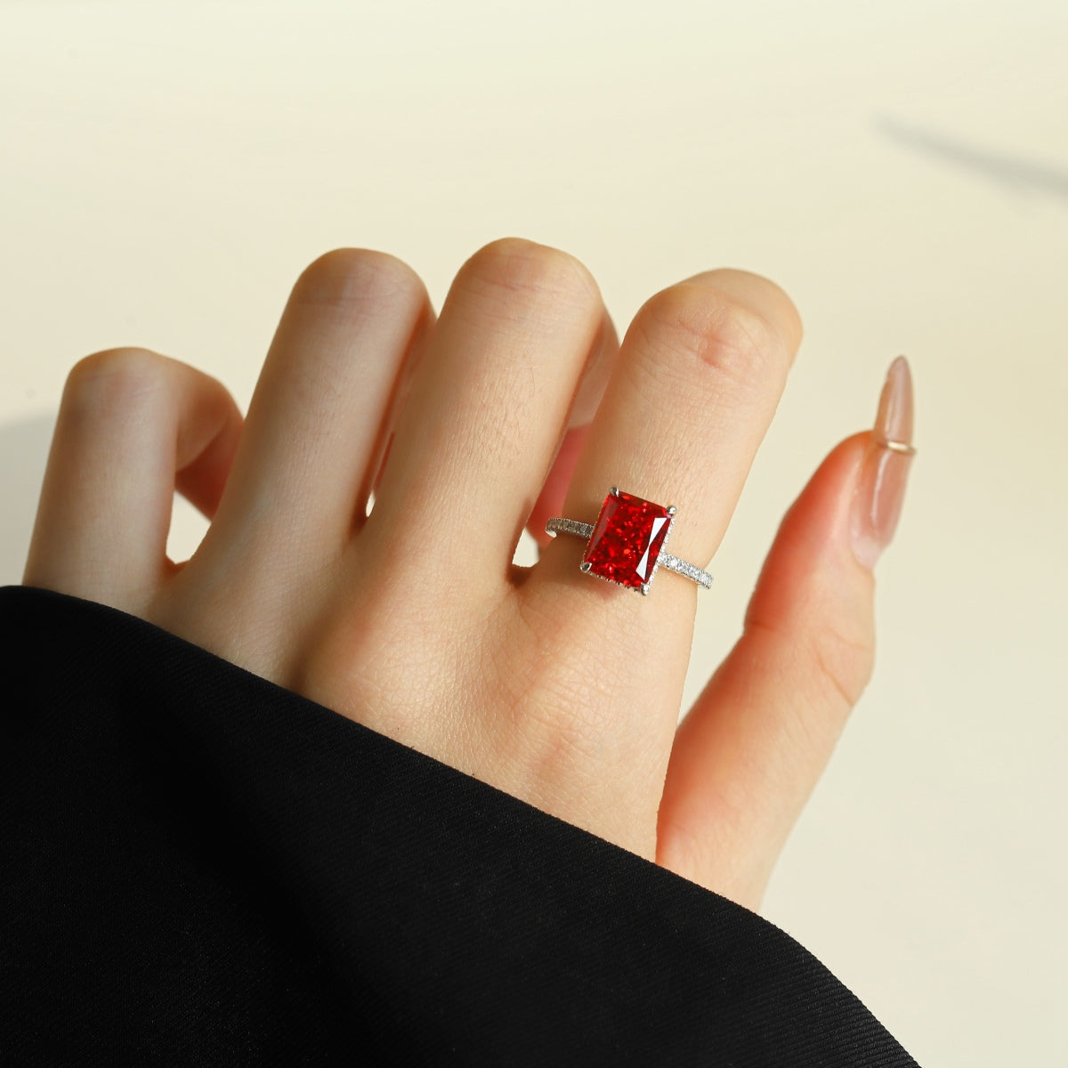 [ELAN LUXE]4.0 Carat Luxurious Engagement Ring