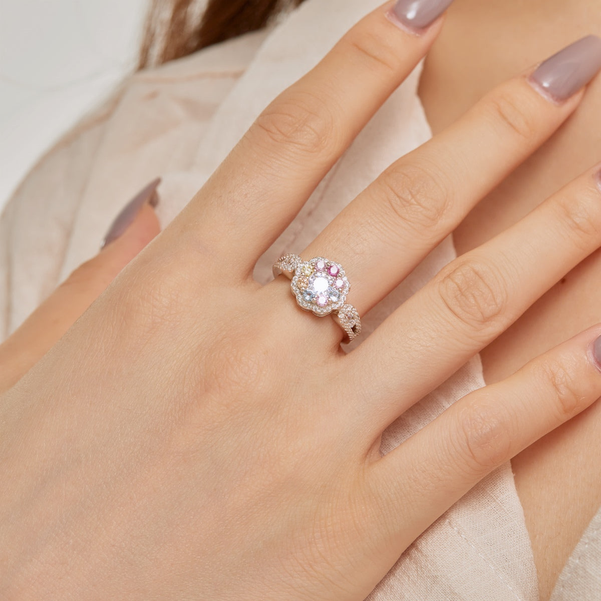 [ELAN LUXE]Delicate Colorful Round Cut Flower Shape Wedding Ring