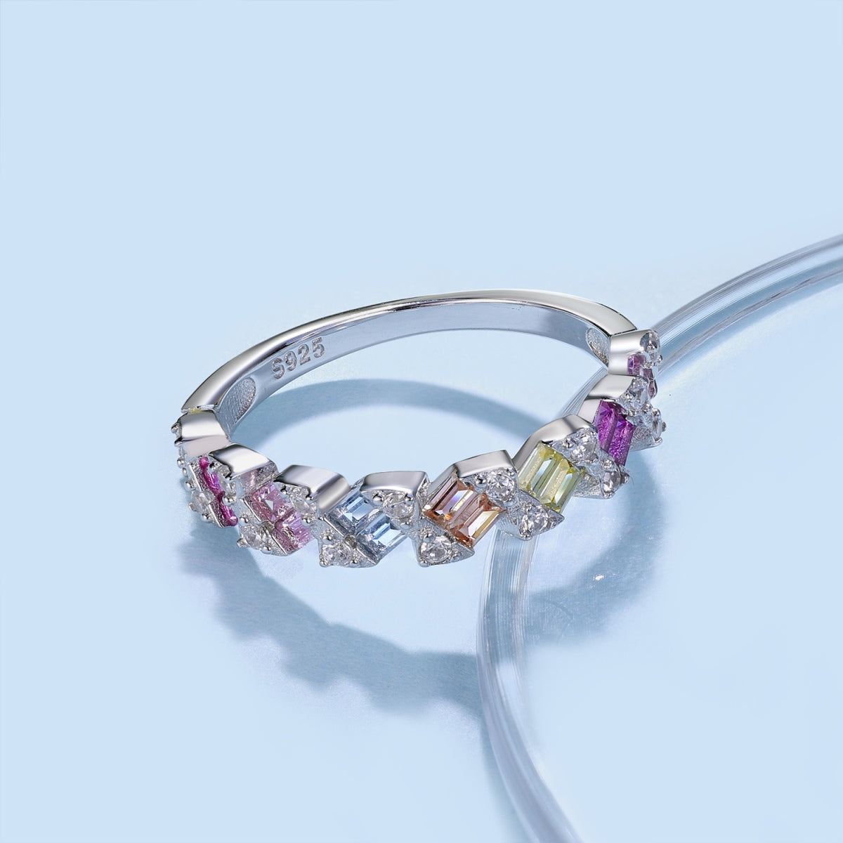 [ELAN LUXE]Delicate Vibrant Emerald Cut Daily Ring