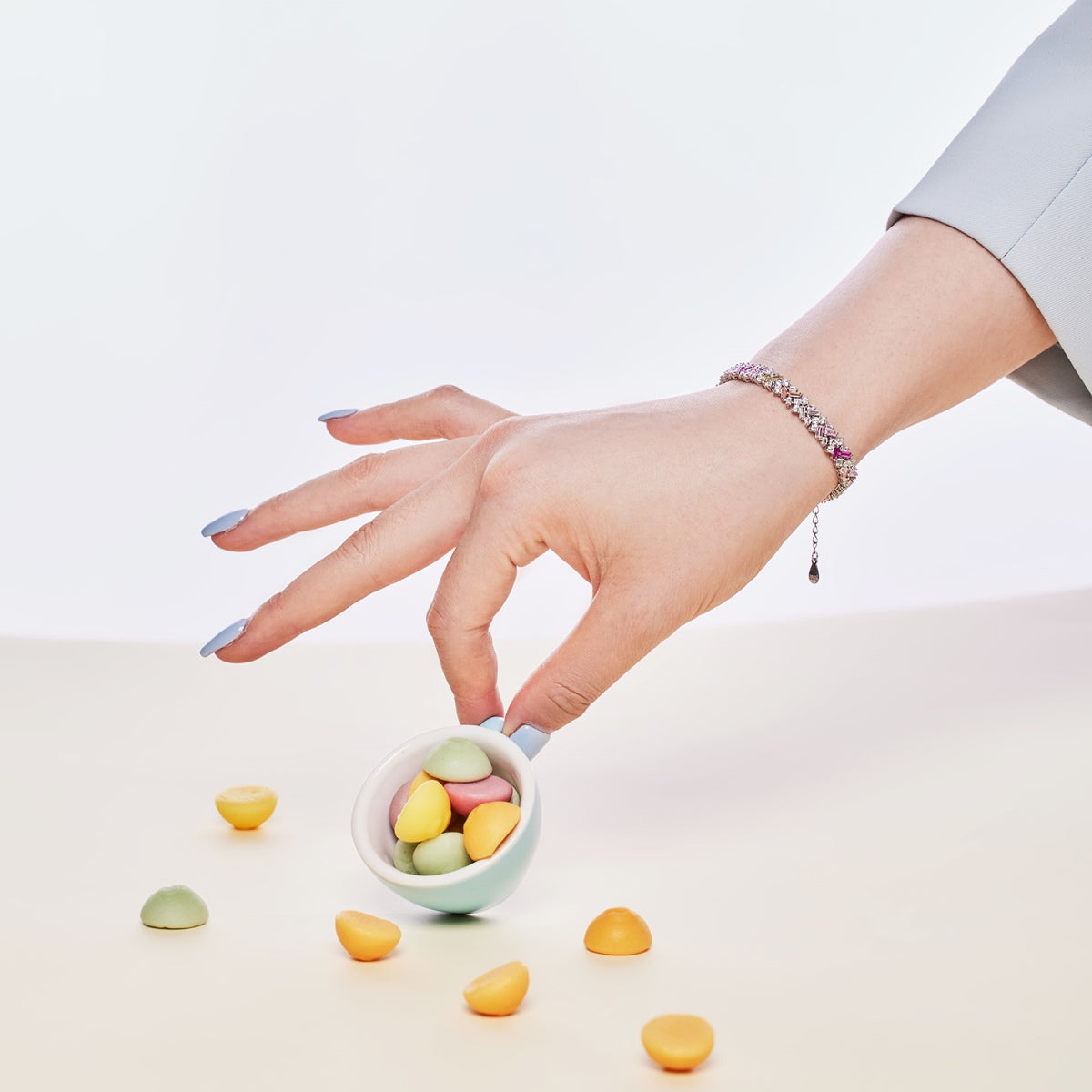[ELAN LUXE]Dazzling Unique Multi Shape Daily Bracelet