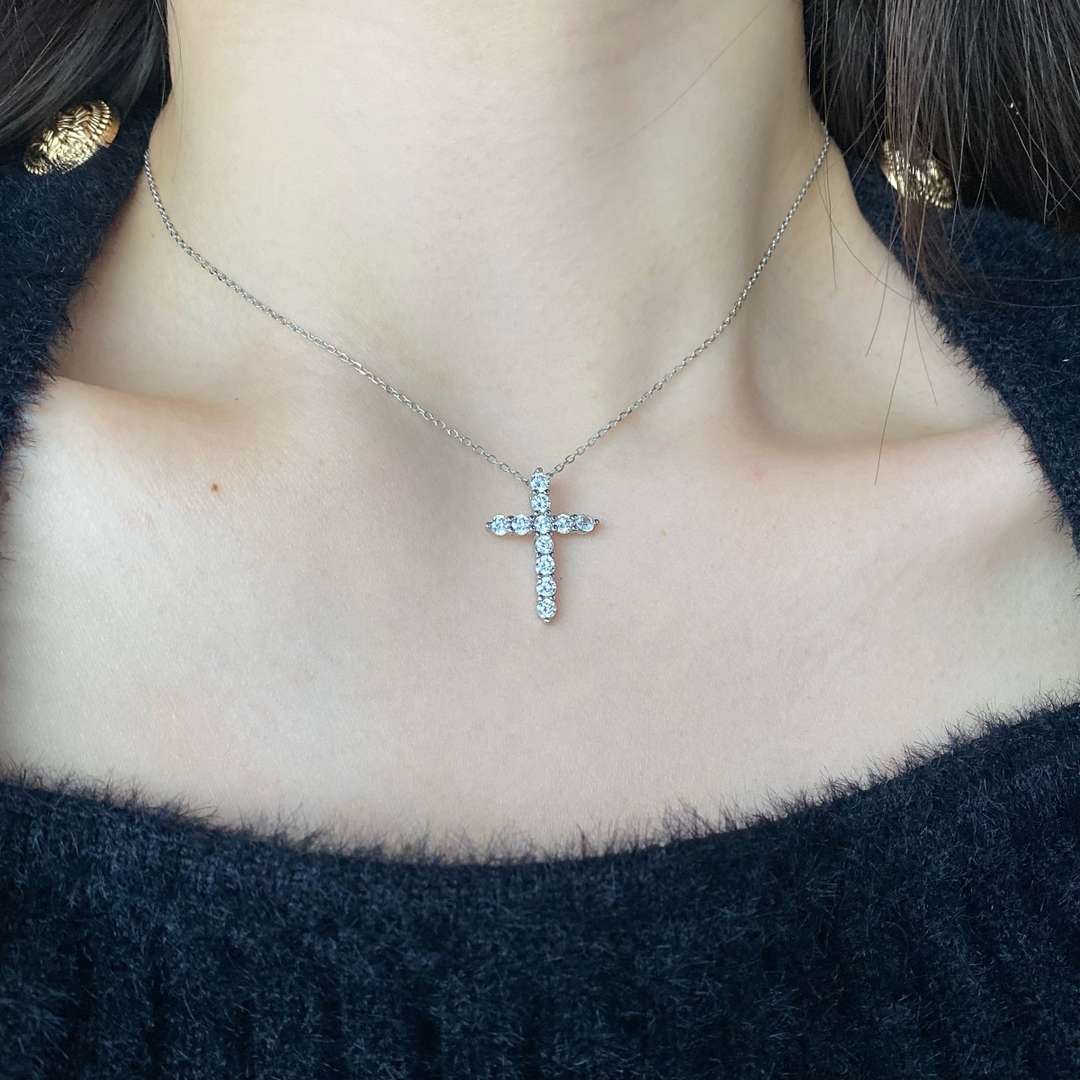 [ELAN LUXE]Unique Cross Shape Necklace