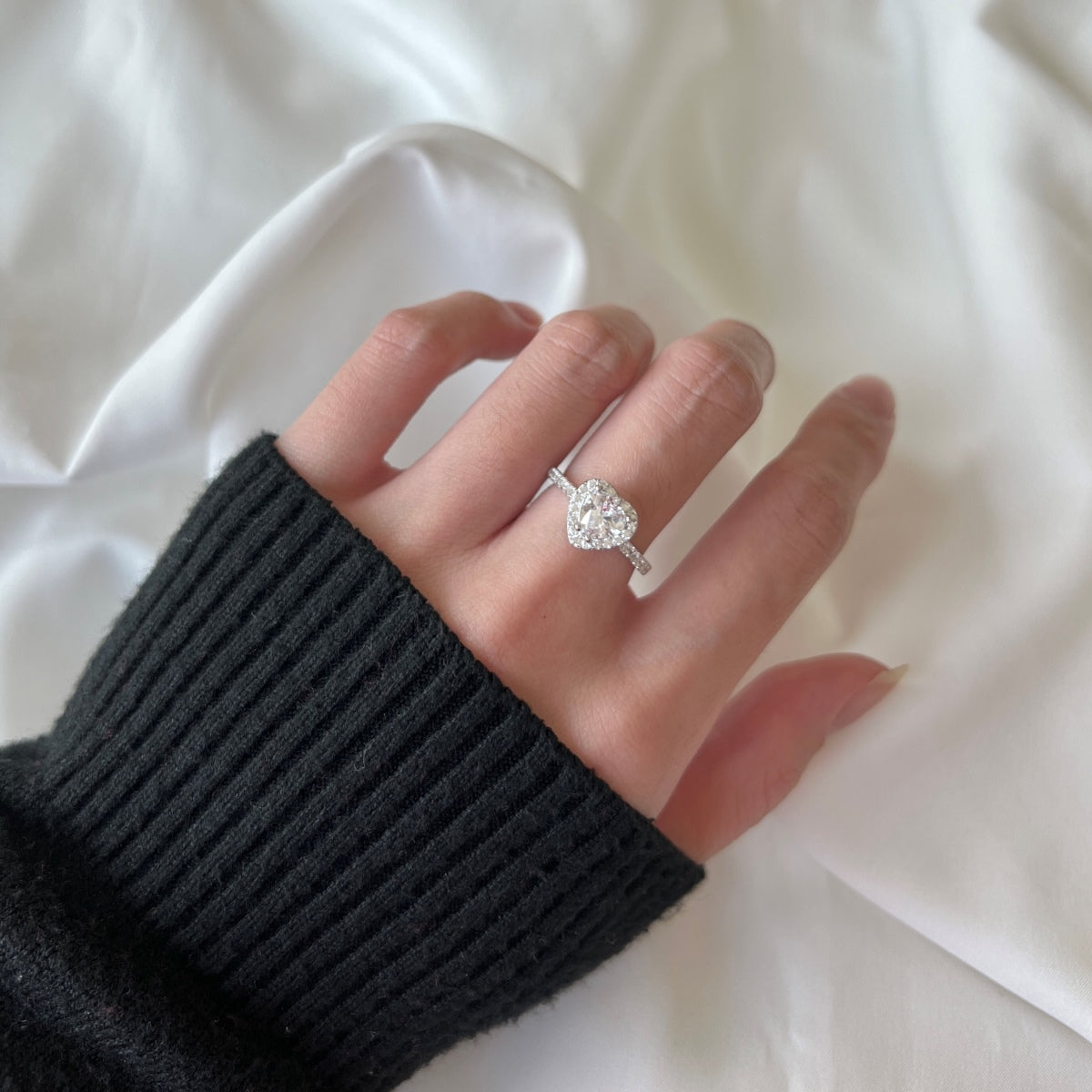 [ELAN LUXE]Eternity Splashy Romantic Heart Shape Lover Ring