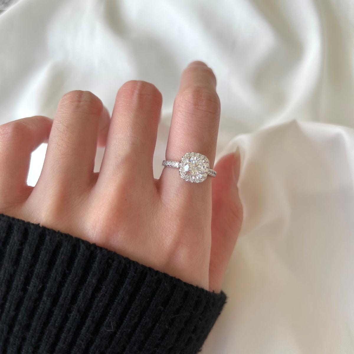 [ELAN LUXE]Dazzling Resplendent Round Cut Wedding Ring