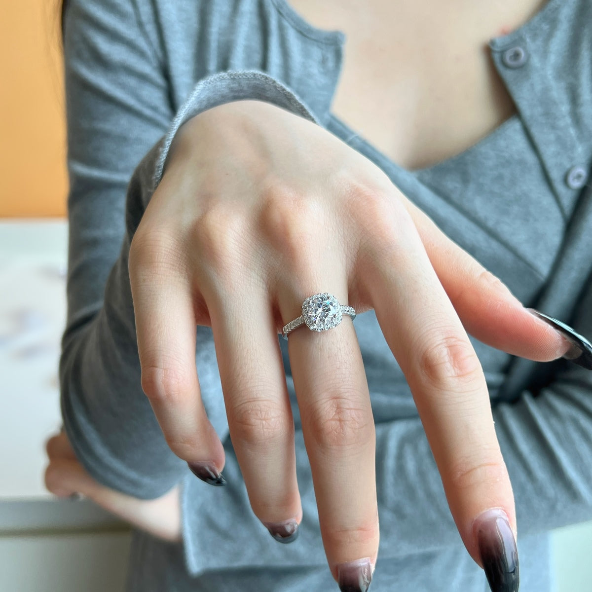 [ELAN LUXE]Dazzling Resplendent Round Cut Wedding Ring