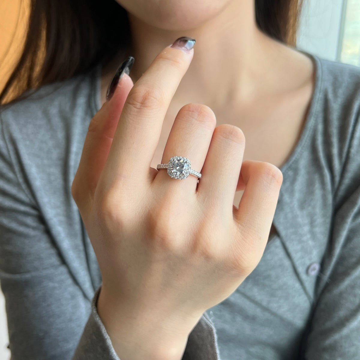 [ELAN LUXE]Dazzling Resplendent Round Cut Wedding Ring