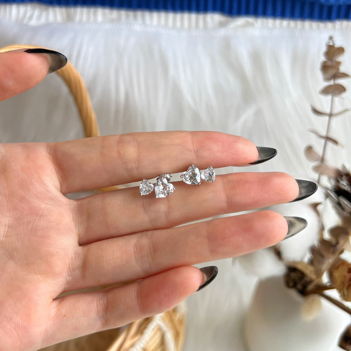 [ELAN LUXE]Double Heart-Shape Classic Princess Style Earrings