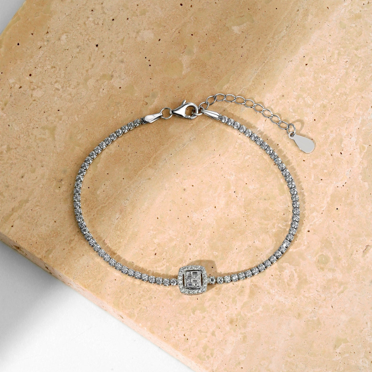 [ELAN LUXE]Luxurious Dazzling Square Shape Banquet Bracelet