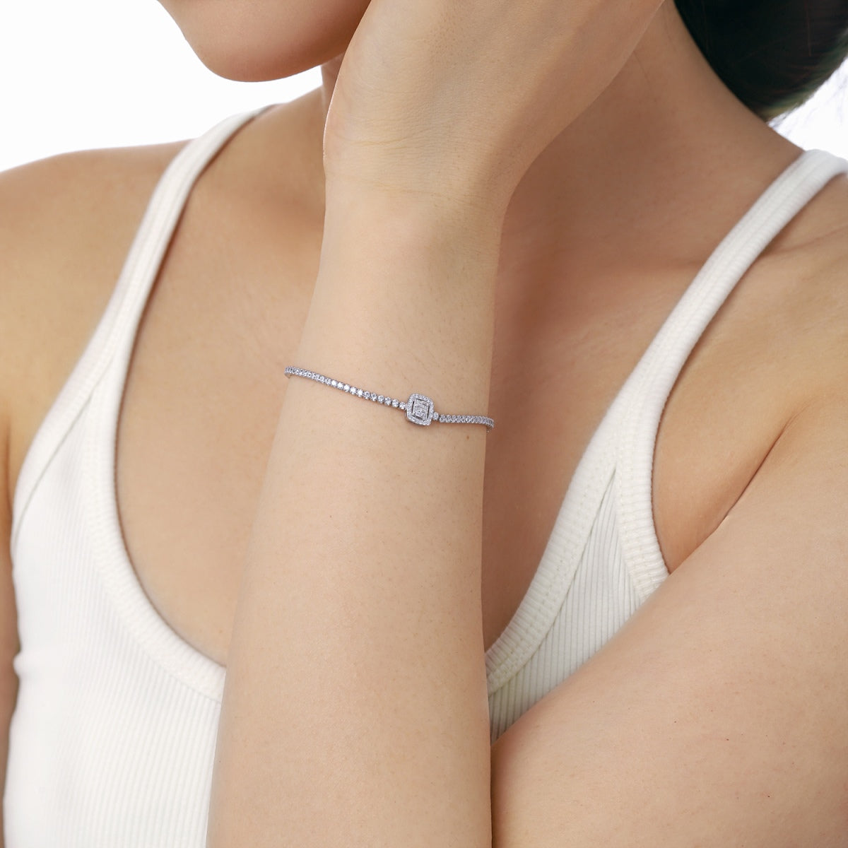 [ELAN LUXE]Luxurious Dazzling Square Shape Banquet Bracelet