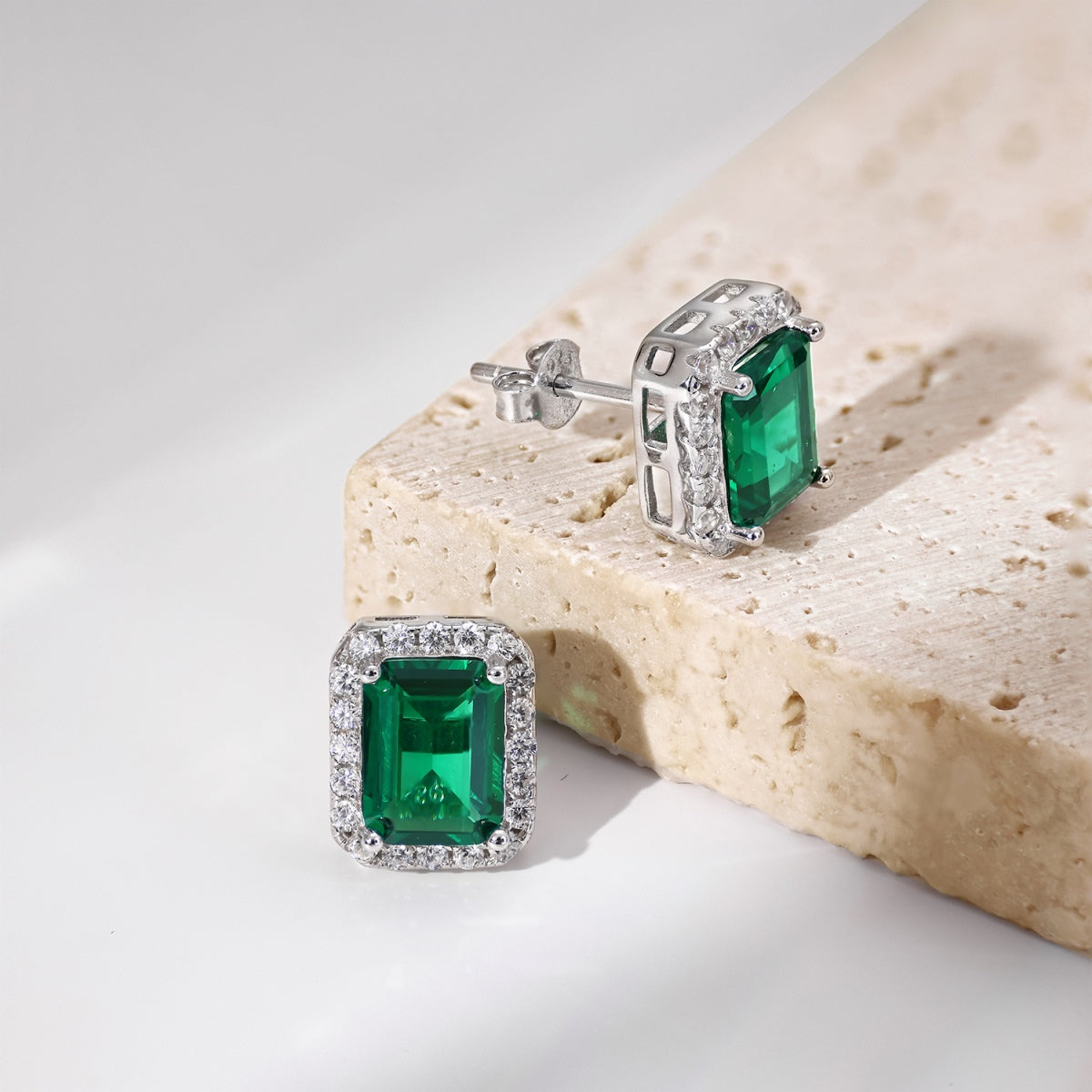 [ELAN LUXE]Luxurious Dainty Emerald Cut Banquet Earrings