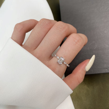 [ELAN LUXE]1.0 Carat Dainty Resplendent Radiant Cut Daily Ring