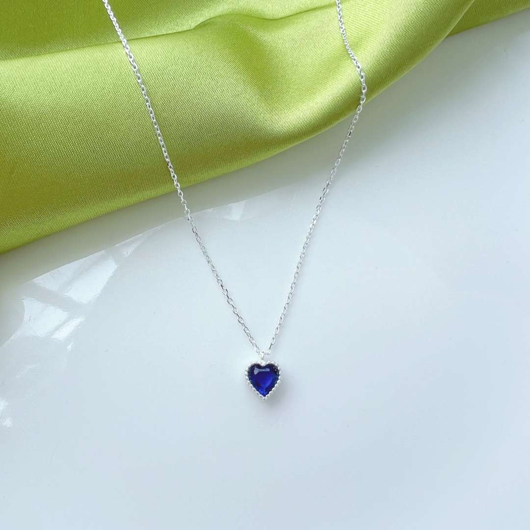 [ELAN LUXE]Ornate Heart Shape Necklace
