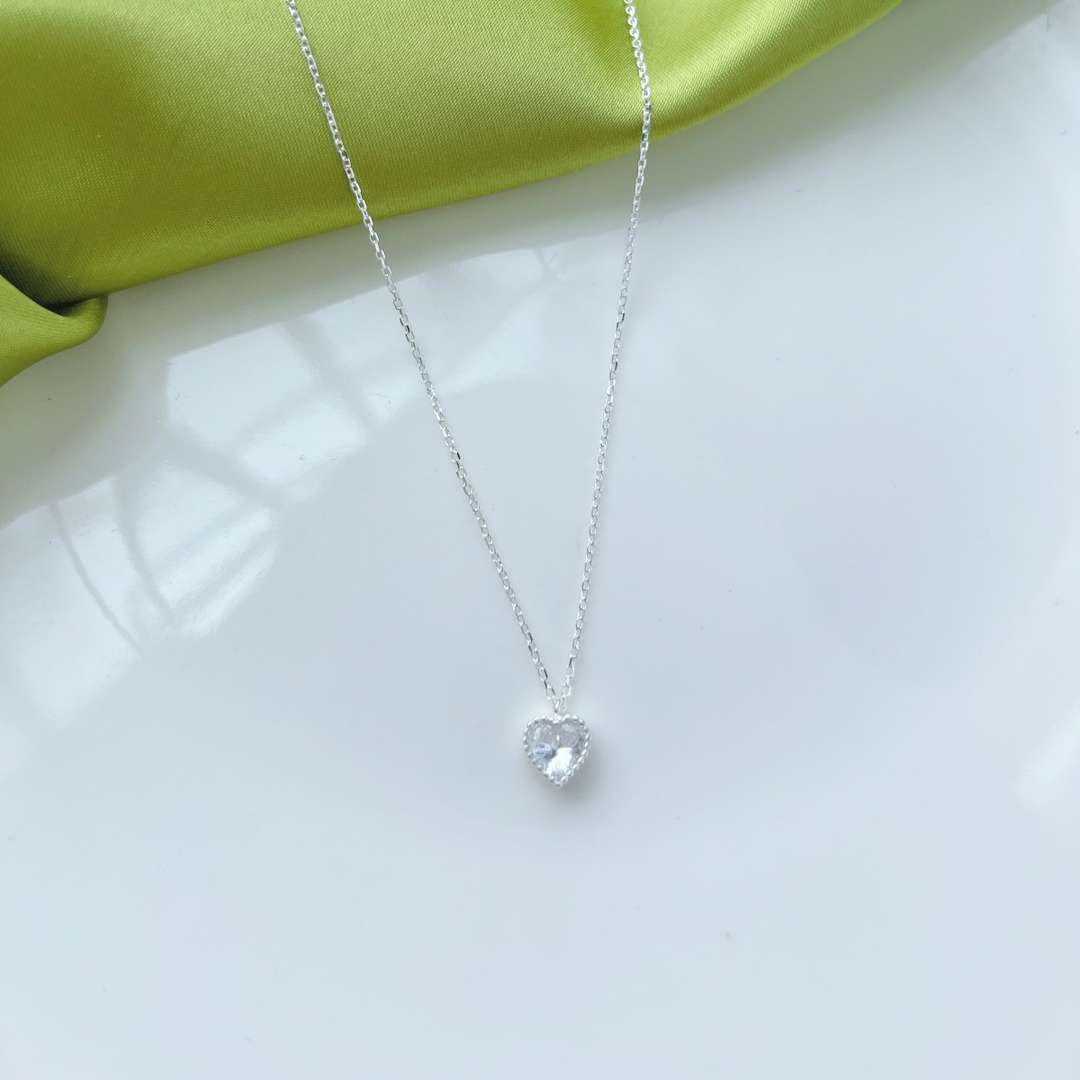 [ELAN LUXE]Ornate Heart Shape Necklace
