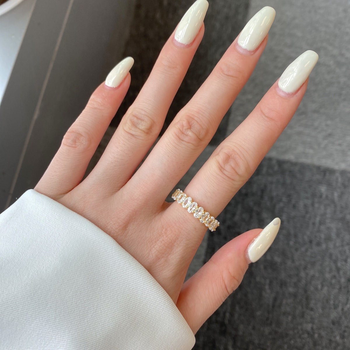 [ELAN LUXE]Ornate Oval Cut Tennis Ring