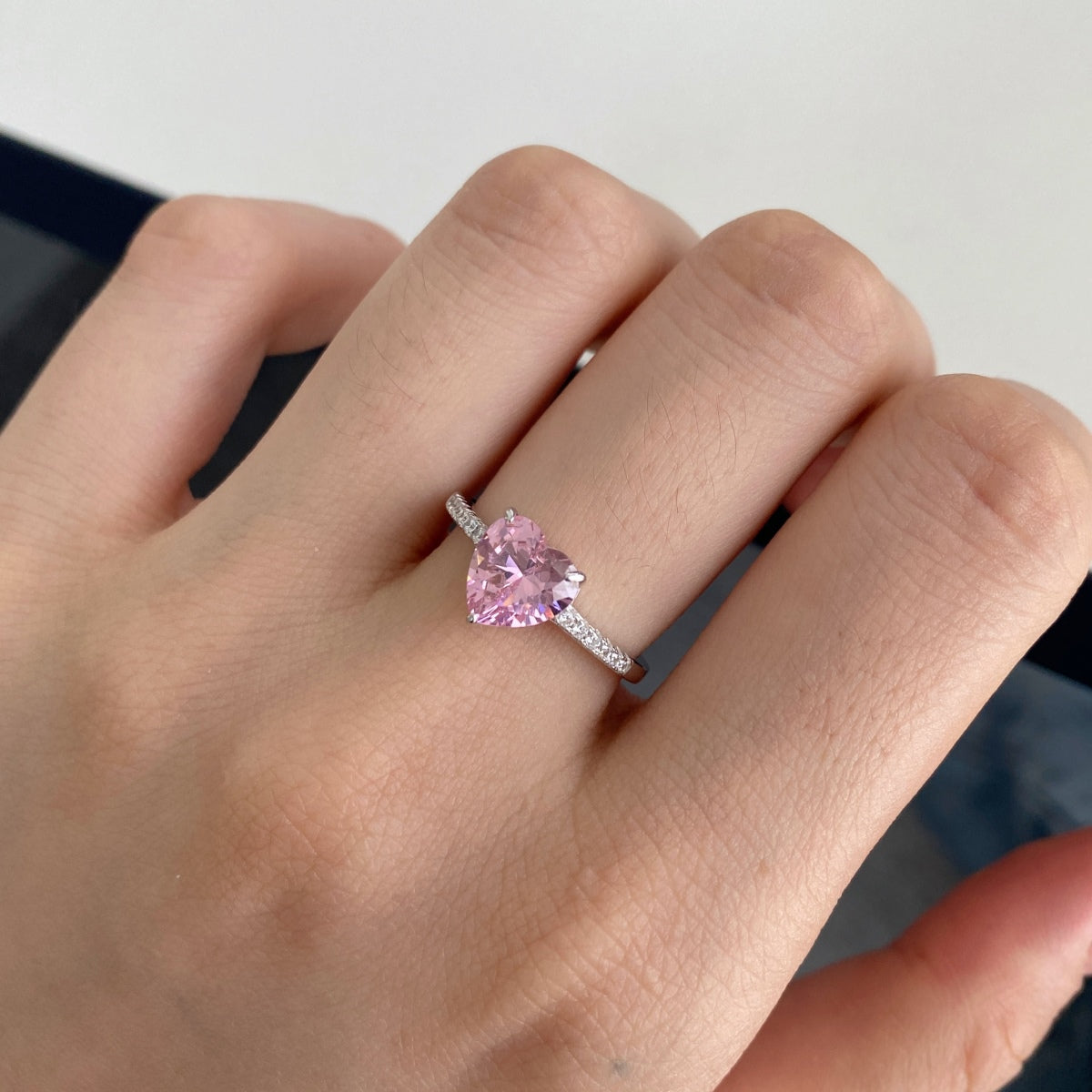 [ELAN LUXE]2.0 Carat Dazzling Lustrous Heart Cut Lover Ring