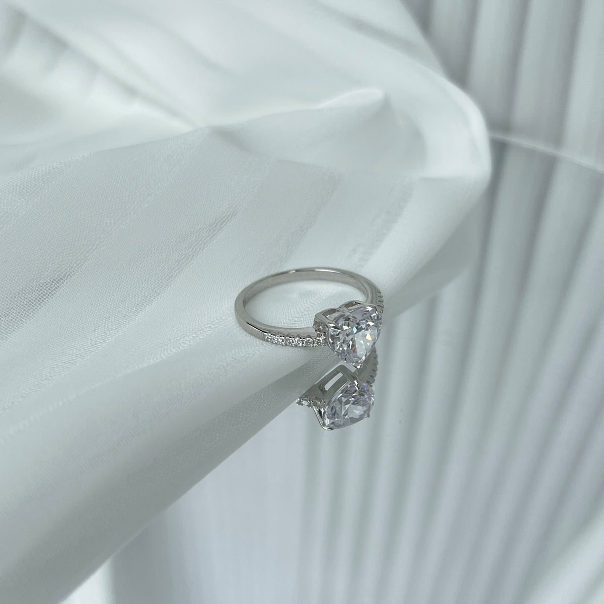 [ELAN LUXE]2.0 Carat Dazzling Lustrous Heart Cut Lover Ring