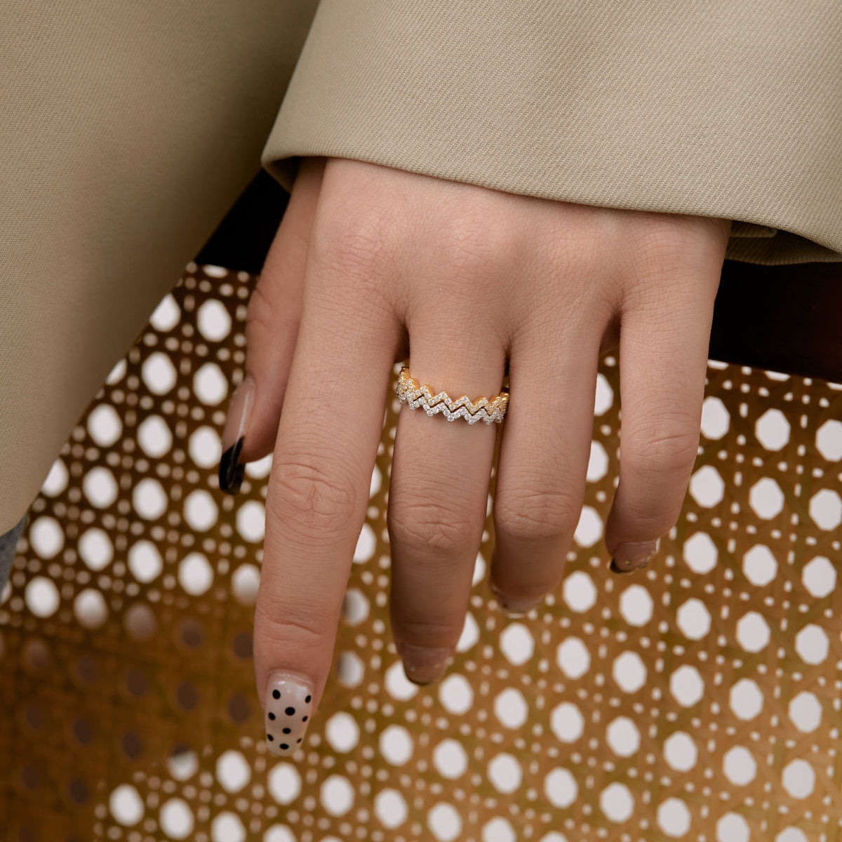 [ELAN LUXE]Delicate Enchanting Wave Shape Daily Ring