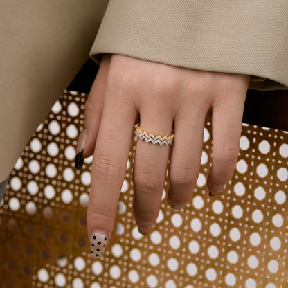 [ELAN LUXE]Delicate Enchanting Wave Shape Daily Ring
